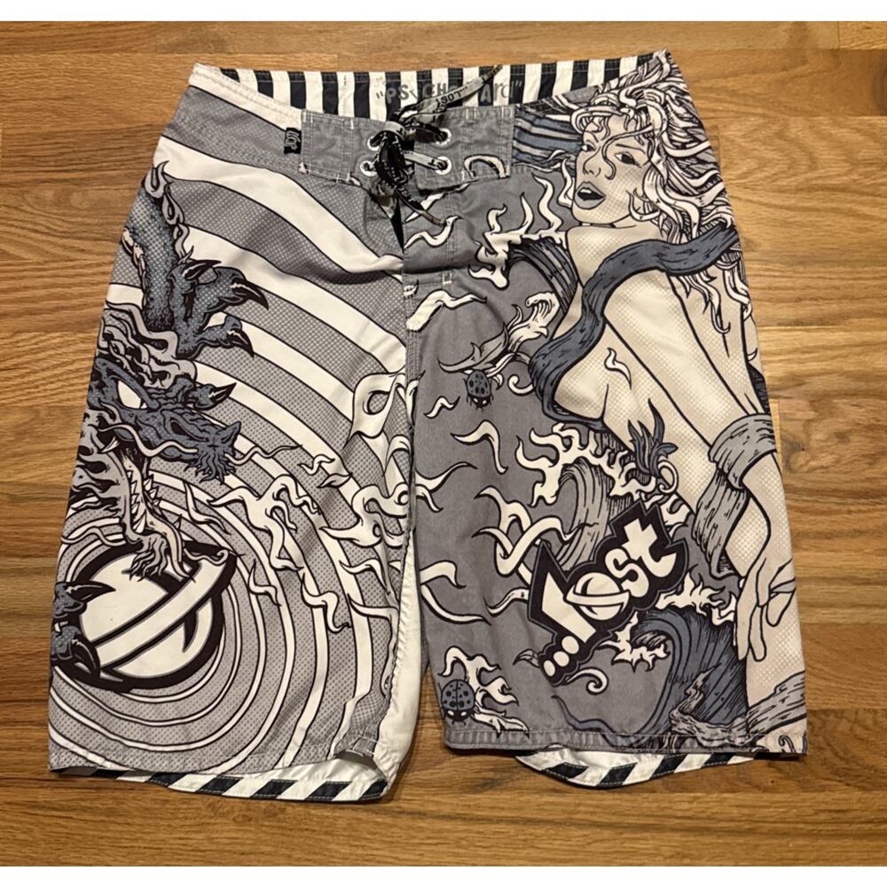 RARE Lost Enterprises Masters of Mayhem Naked Woman Skull Dragon Board Shorts 32